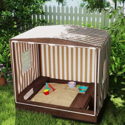 Drewniany piaskownica z daszkiem i siedziskiem, z siatką