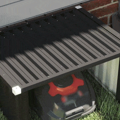 Outsunny Wiata dla robota koszącego stalowa 108 x 86 x 62,5 cm Garaż z dachem skośnym i osłoną krawędzi