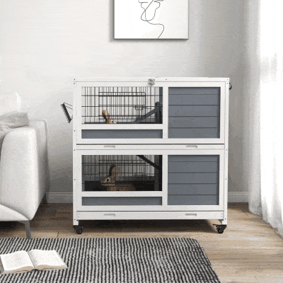 PawHut Coelheira de 2 Níveis 90x53x97 cm com Rodas Tejadilho Rebatível Tabuleiro Amovível Alimentador e Rampa cinzenta