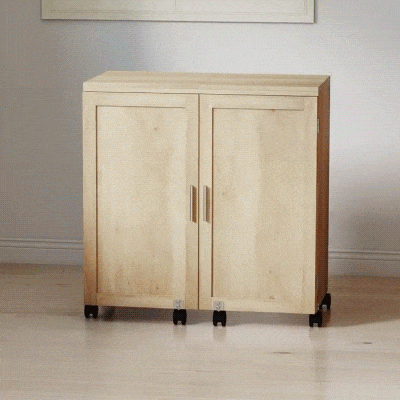 HOMCOM Mesa de Costura Plegable con 6 Ruedas 20 Clavijas para Hilos 4 Compartimentos Estante Roble